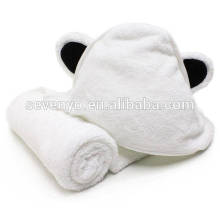 Toalla de baño con capucha del bebé del color blanco suave orgánico 100% del algodón y del bambú con los oídos HDT-8003 China de los oídos negros del oso, oso lindo